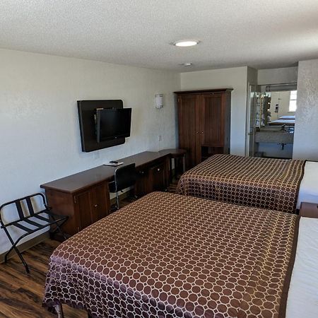 Hillcrest Inn & Suites 오조나 외부 사진