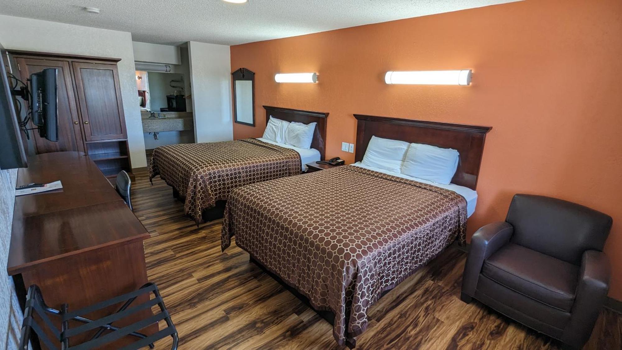 Hillcrest Inn & Suites 오조나 외부 사진
