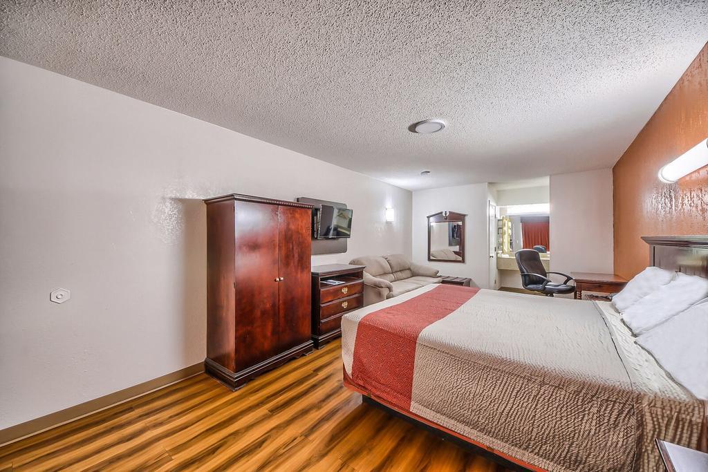 Hillcrest Inn & Suites 오조나 외부 사진